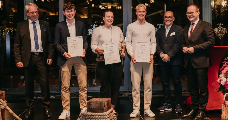 Deutsche Meisterschaft im Gebäudereiniger-Handwerk im niedersächsischen Heide Park Resort Deutsche Meisterschaft im Gebäudereiniger-Handwerk im niedersächsischen Heide Park Resort